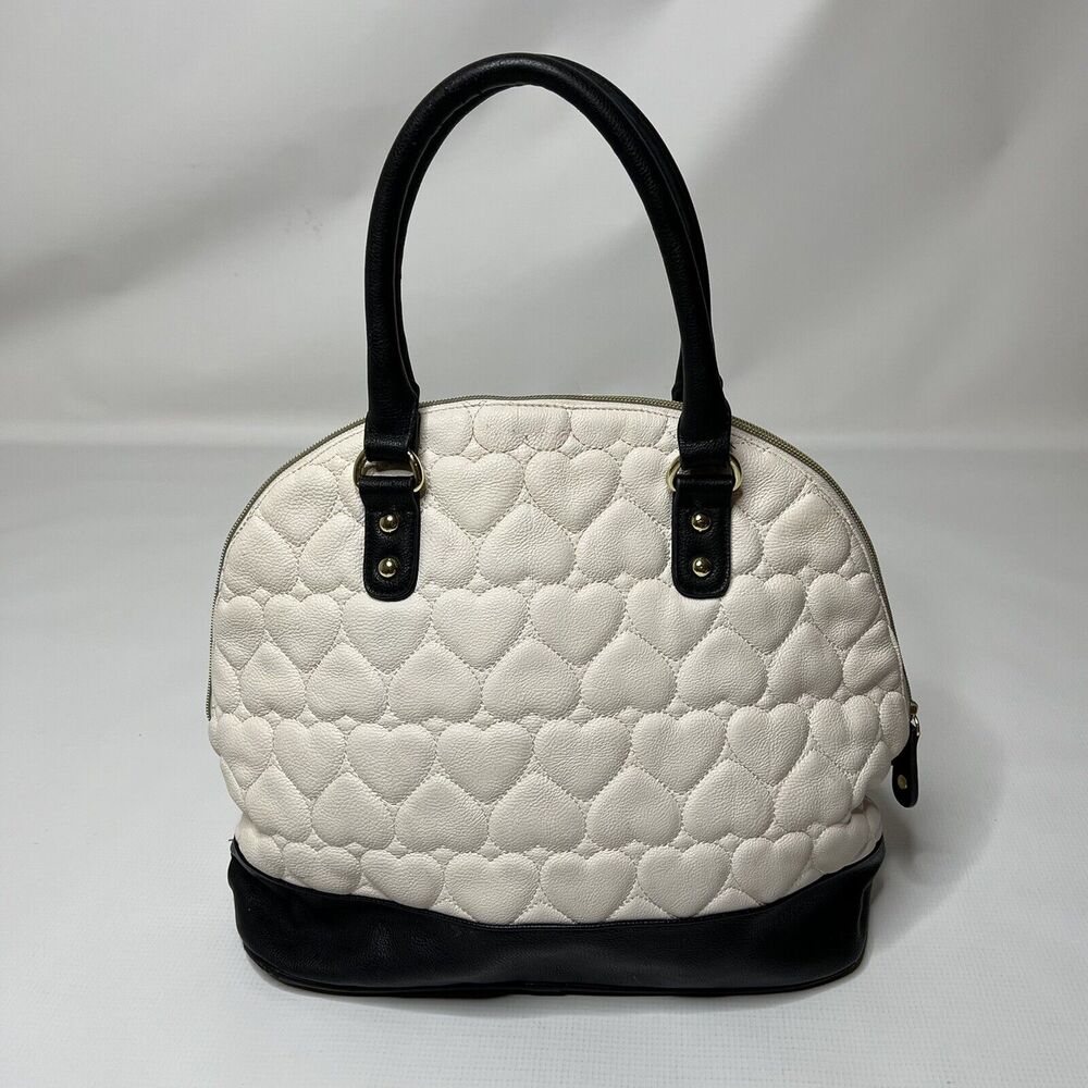 BETSEY JOHNSON WHITE AND BLACK HEART QUILTED SATCHEL HANDBAG CLASSIC - Picture 2 of 10